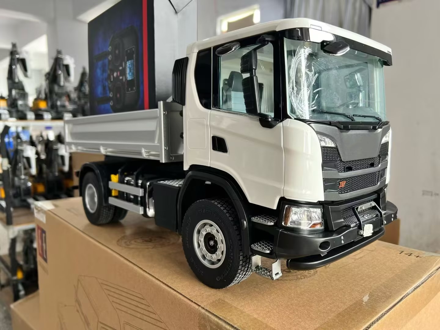 새로운 1/14 CNC 4x4 더블E E022 RC 덤 - Rc Roc Hobby 리뷰 및 가격